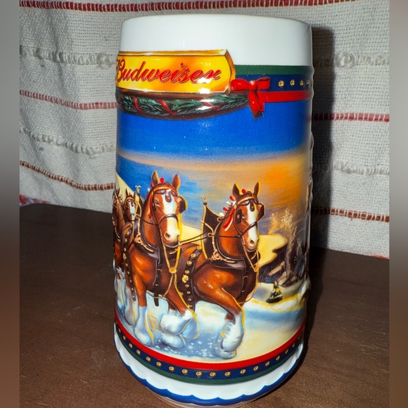 Vintage Budweiser Holiday Stein 2002 - Vibrant Blue and Red - Picture 8 of 13